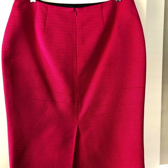 Escada beautiful classy hot pink skirt. 100% authentic in excellent condition - Picture 10 of 12